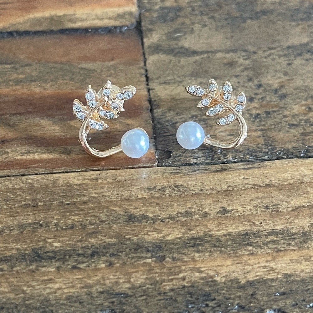 Aretes modernos